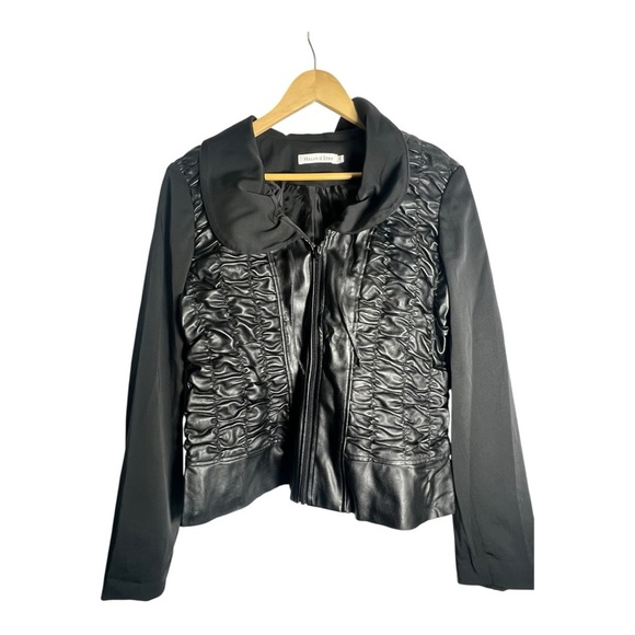 Stylish Black faux Leather Jacket for Women - Picture 2 of 6